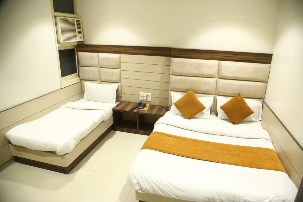 Hotel Malhotra Inn 50 Meter From Golden Temple Amritsar Eksteriør billede