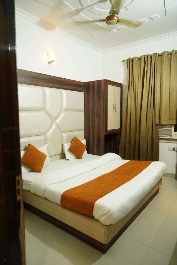 Hotel Malhotra Inn 50 Meter From Golden Temple Amritsar Eksteriør billede