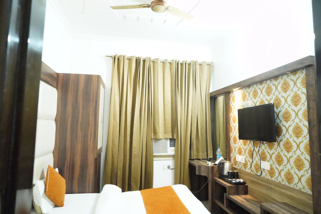 Hotel Malhotra Inn 50 Meter From Golden Temple Amritsar Eksteriør billede
