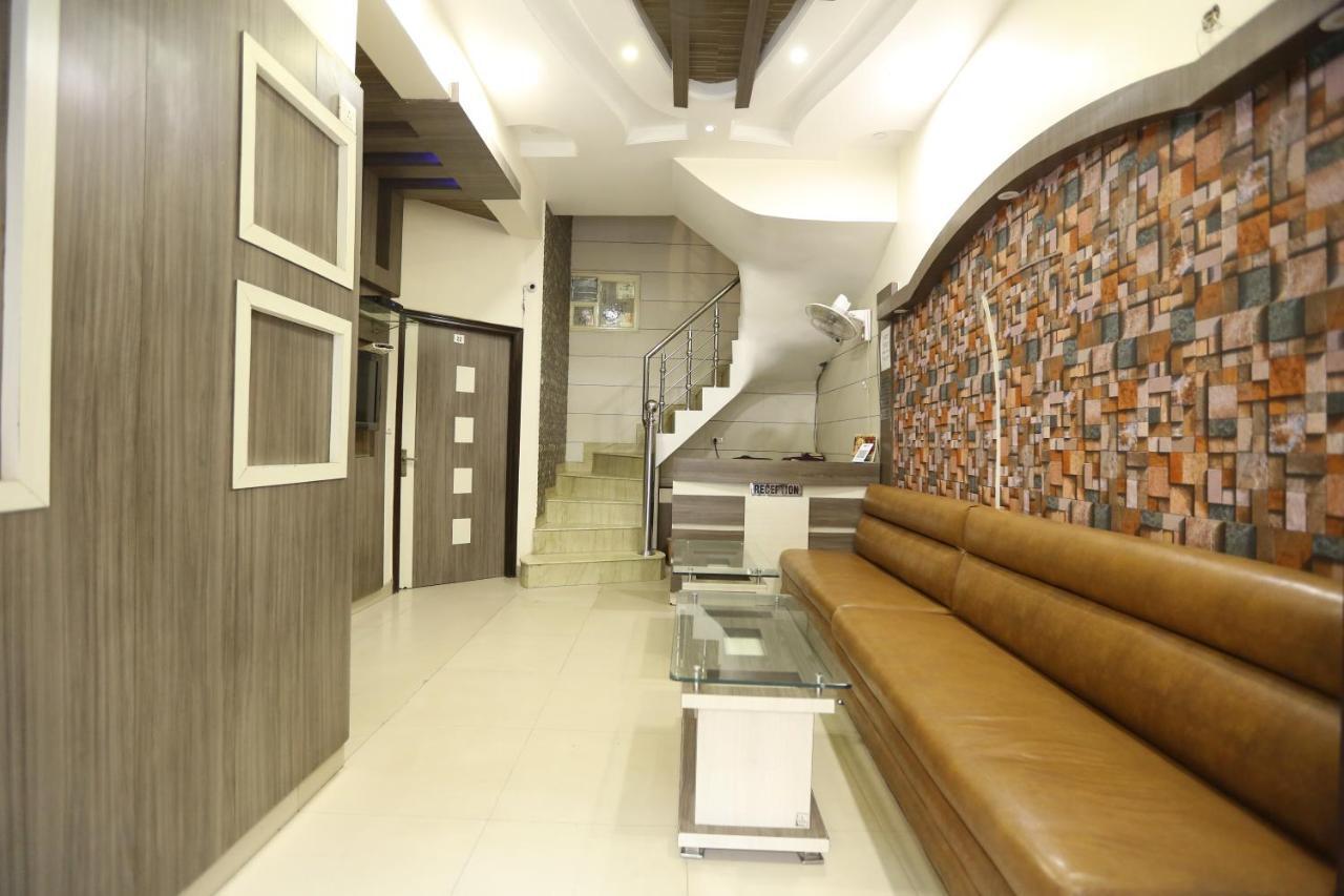Hotel Malhotra Inn 50 Meter From Golden Temple Amritsar Eksteriør billede