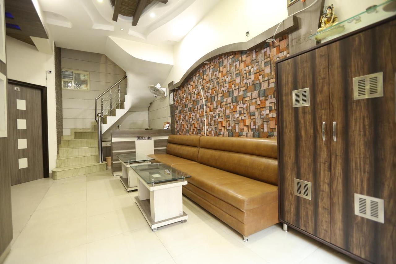 Hotel Malhotra Inn 50 Meter From Golden Temple Amritsar Eksteriør billede